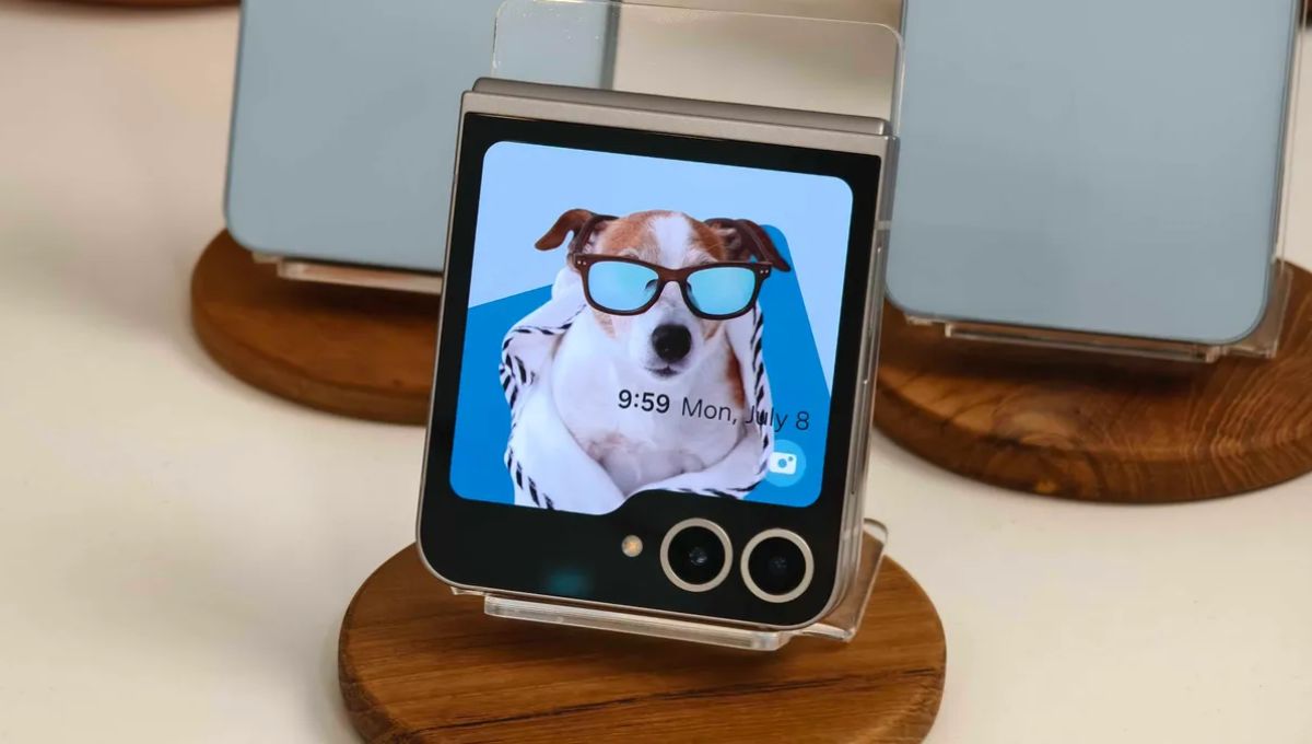 Best Small Smartphones in 2025 – Top Small Phones with Big Power